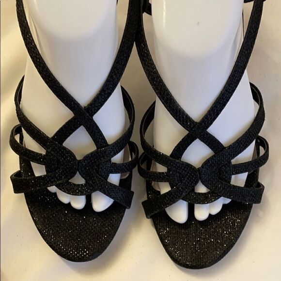 PIERRE DUMAS SHIMMERY STRAPPY SANDALS. NEW - Picture 2 of 7